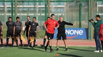 تأهيل 20 حكمًا.. أوسكار رويز يقود تدريبات مكثفة في مركز المنتخبات الوطنية